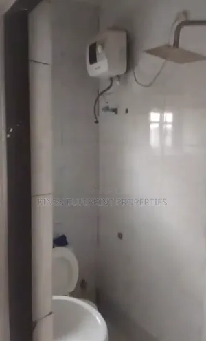 3bdrm Block of Flats in Uti, Warri for rent