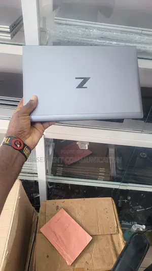 Laptop HP ZBook Firefly 14 G7 8GB Intel Core i7 SSD 256GB
