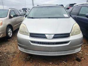 Toyota Sienna LE AWD 2005 Silver