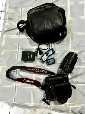 Canon Eos 5d Mark Iv + 24-105mm F/4l Is Usm Lens