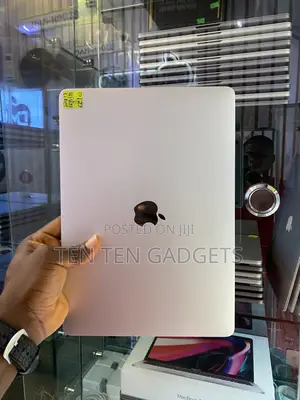 Laptop Apple MacBook 2018 16GB Intel Core 7 SSD 1T