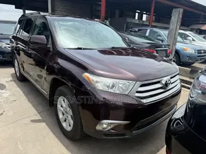 Toyota Highlander Limited 2012 Burgundy