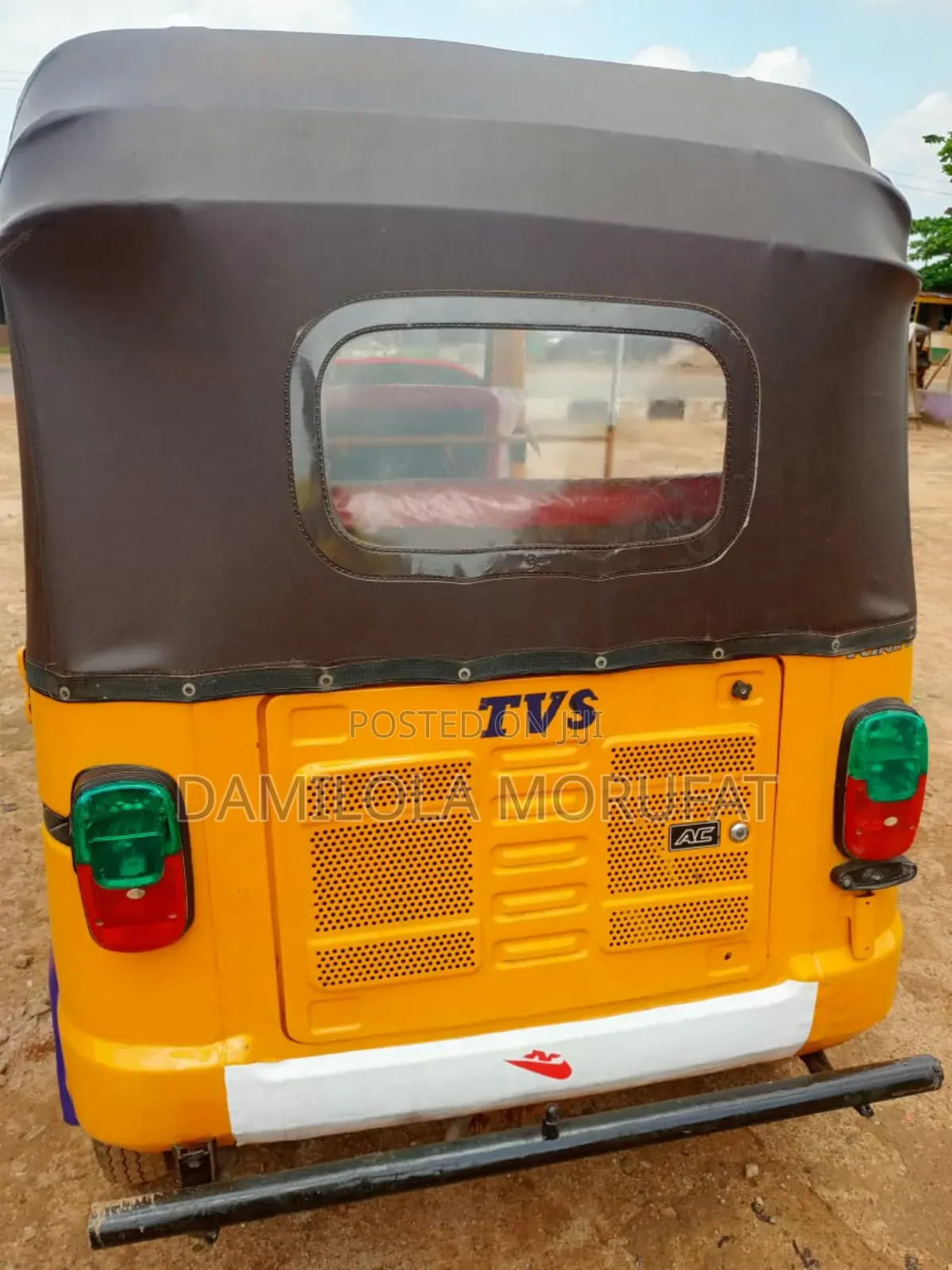TVS Apache RTR 160 2V 2025 Gold