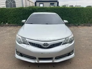 Toyota Camry LE 4dr Sedan (2.5L 4cyl 6A) 2013 Silver