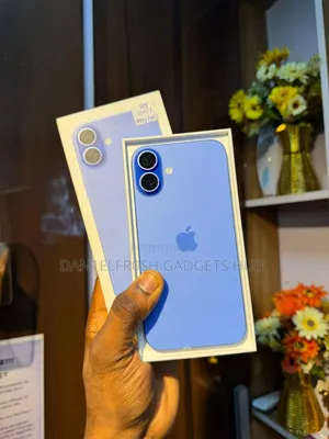 New Apple iPhone 16 256 GB Blue