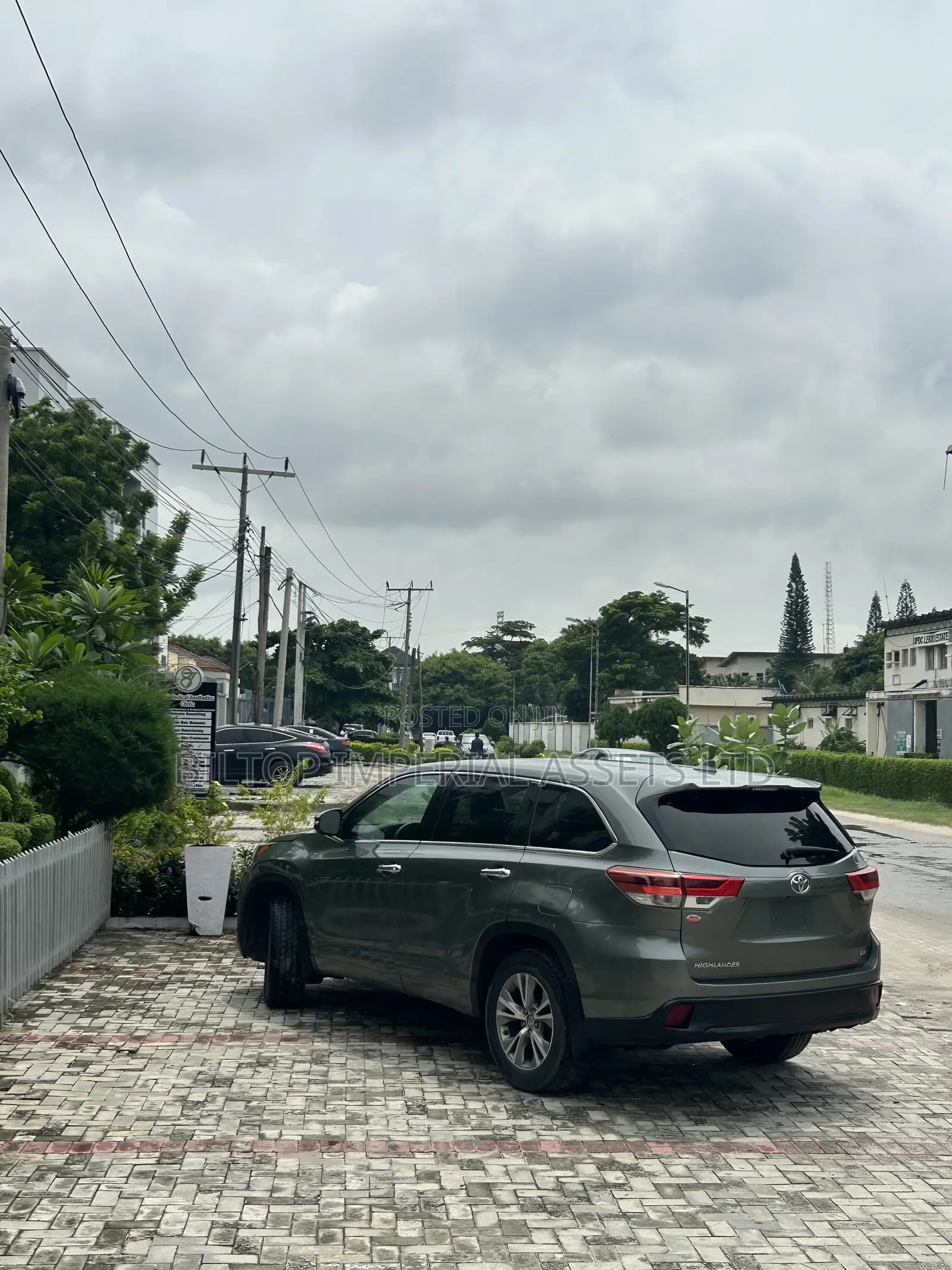 Toyota Highlander LE 4dr SUV (3.5L 6cyl 6A) 2015 Green