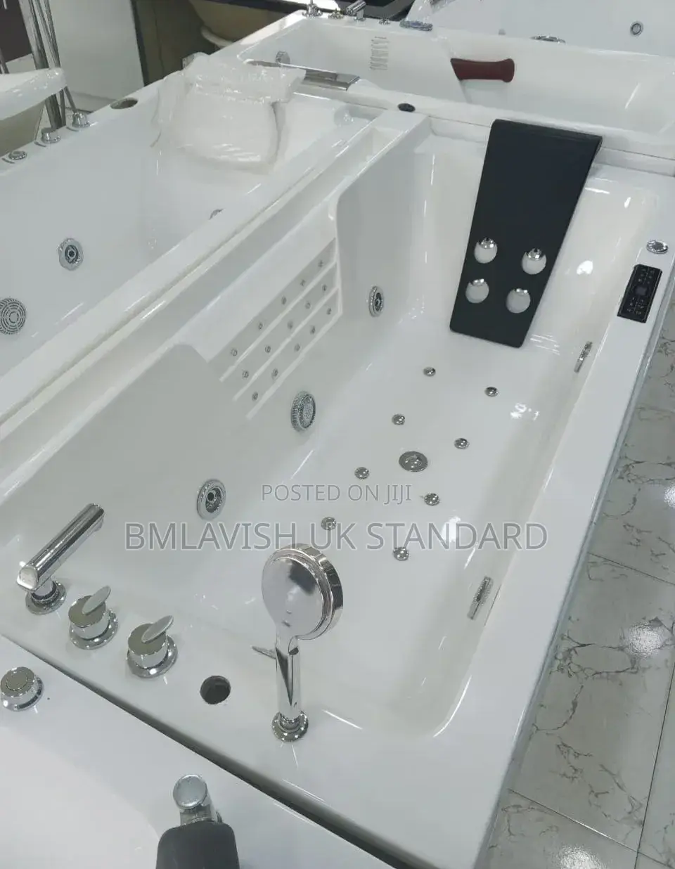 Acrylic Single Jacuzzi Set