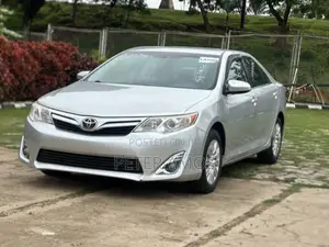 Toyota Camry LE 4dr Sedan (2.5L 4cyl 6A) 2013 Silver