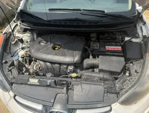 Hyundai Elantra 2012 White