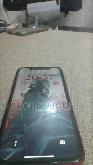 Apple iPhone 11 64 GB Red