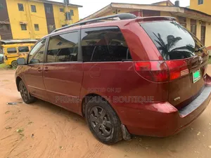 Toyota Sienna 2005 Burgundy