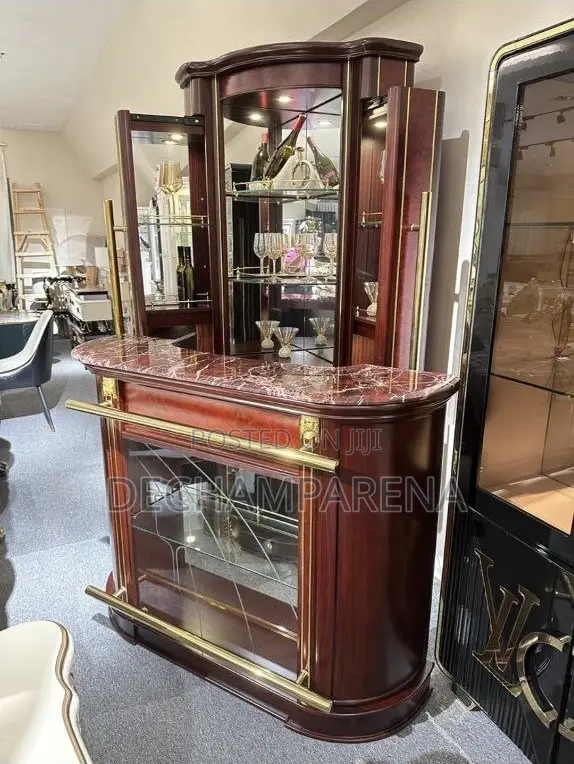 Wine Bar / Cabinet
