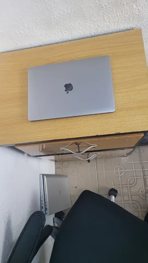 Laptop Apple MacBook Pro 2017 8GB Intel Core i5 SSD 256GB