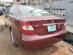 Toyota Camry LE 4dr Sedan (2.4L 4cyl 5M) 2004 Red