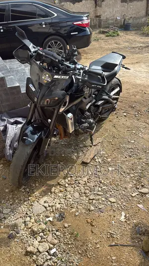 Yamaha 2017 Black