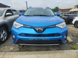 Toyota RAV4 2018 Blue