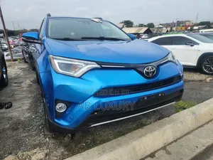 Toyota RAV4 2018 Blue