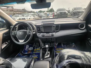 Toyota RAV4 2018 Blue