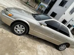 Toyota Camry Automatic 1999 Gold