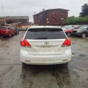 Toyota Venza XLE 2011 White