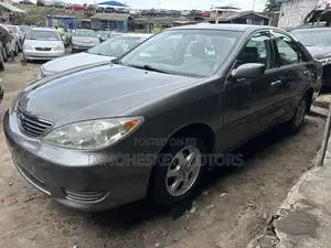 Toyota Camry LE 4dr Sedan (2.4L 4cyl 5A) 2006 Gray