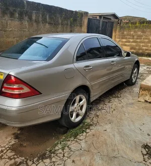 Mercedes-Benz C200 2007 Gray