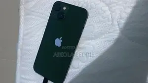 Apple iPhone 13 128 GB Green