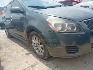 Pontiac Vibe 2010 Ivory