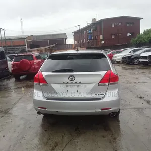 Toyota Venza XLE 2012 Silver