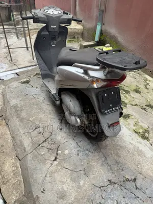 Honda 2006 Gray