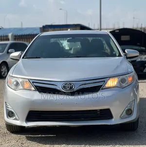 Toyota Camry LE 4dr Sedan (2.5L 4cyl 6A) 2013 Silver