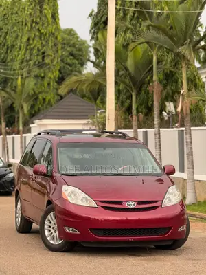 Toyota Sienna 2008 Maroon