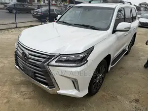 Lexus LX 570 AWD 2019 White