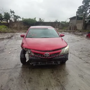 Toyota Camry SE V6 4dr Sedan (3.5L 6cyl 6A) 2012 Red