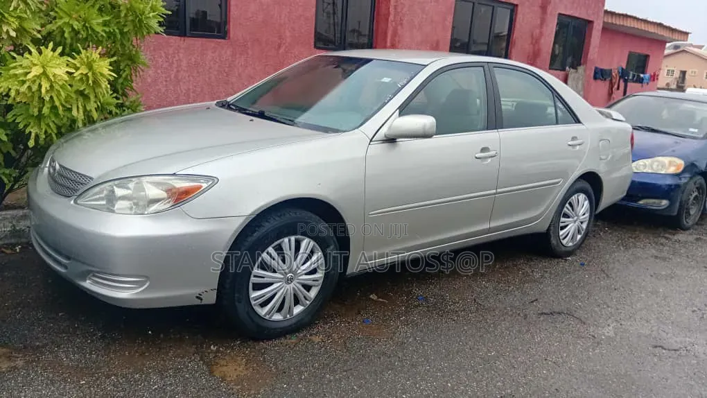 Toyota Camry 2004 Silver