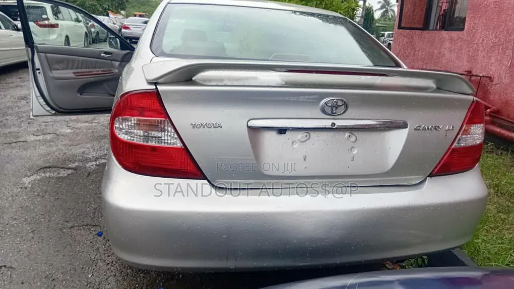 Toyota Camry 2004 Silver