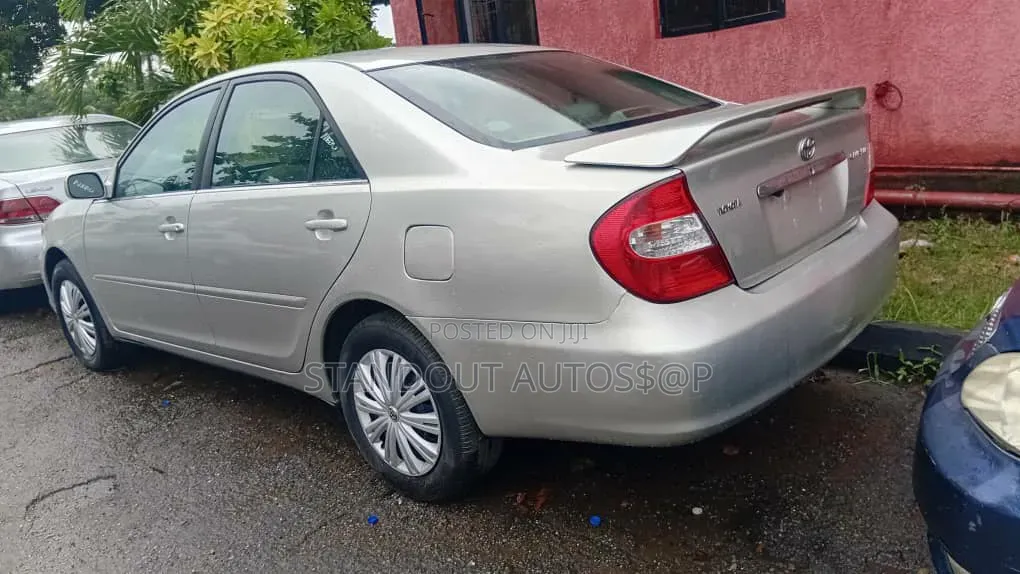 Toyota Camry 2004 Silver