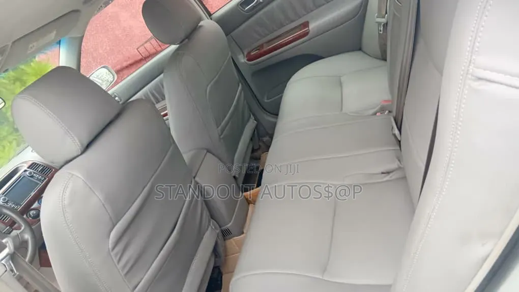 Toyota Camry 2004 Silver