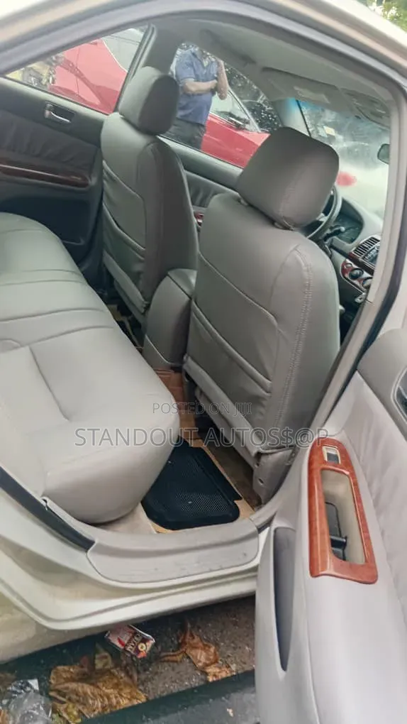 Toyota Camry 2004 Silver