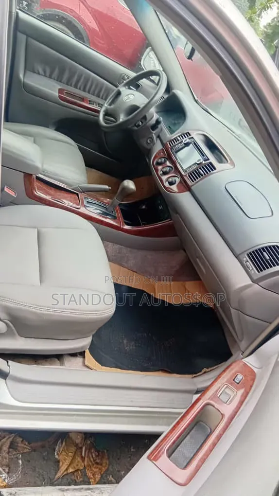 Toyota Camry 2004 Silver