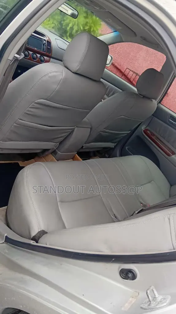 Toyota Camry 2004 Silver