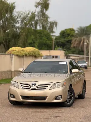Toyota Camry 2009 Gold