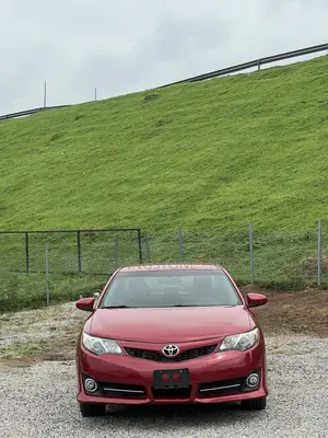 Toyota Camry SE 4dr Sedan (2.5L 4cyl 6A) 2013 Red