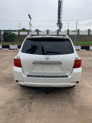 Toyota Highlander Limited 2010 White