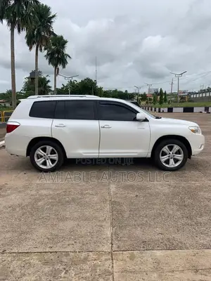 Toyota Highlander Limited 2010 White
