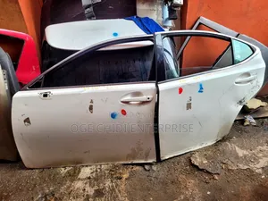Lexus Es 350 2017 Door