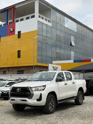 New Toyota Hilux 2025 White