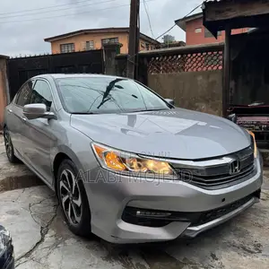 Honda Accord Touring 2dr Coupe FWD (3.5L 6cyl 6A) 2016 Silver
