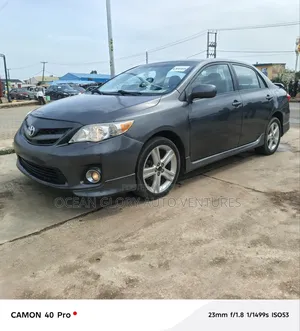 Toyota Corolla 2012 Gray