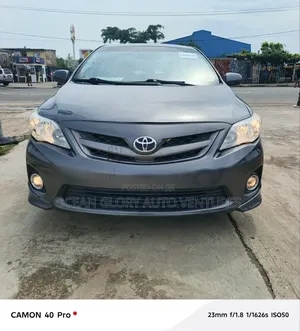 Toyota Corolla 2012 Gray